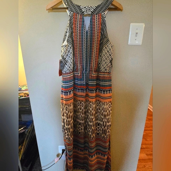 Sangria Maxi Dress - Picture 2 of 5